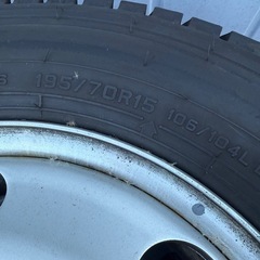 ダイナ用　スタッドレスタイヤホイールセット　バリ山の画像