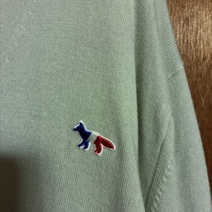 MAISON KITSUNE Vネックカーディガンの画像