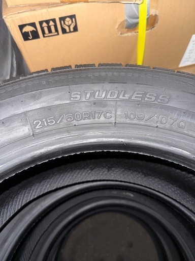 ハイエース用　新品未使用　スタッドレスタイヤ　アルミホイールセット
