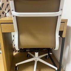 テーブル　チェアの画像