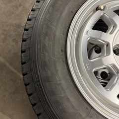 タウンエースライトエースボンゴ用　スタッドレスタイヤ　アルミホイールセット　バリ山！の画像