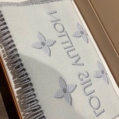 LV ラメマフラー　１回1時間ほど着用のみの画像