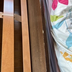 ダブルベッドフレームの画像