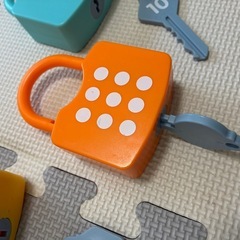 鍵 かぎ 玩具 知育玩具の画像