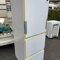北九州市内配送無料　保証付き シャープSJ-GW36D-W 冷蔵庫 プラズマクラスター冷蔵庫 ピュアホワイト [355L /3ドア /左右開きタイプ] の画像