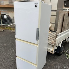 北九州市内配送無料　保証付き シャープSJ-GW36D-W 冷蔵庫 プラズマクラスター冷蔵庫 ピュアホワイト [355L /3ドア /左右開きタイプ] の画像