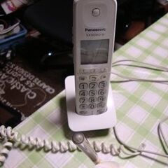 電話FAX機能と無線子機付き。;Panasonic KX-PD502の画像