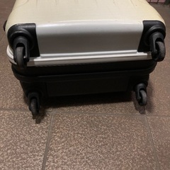 ブランドスーツケース70.45.25センチの画像