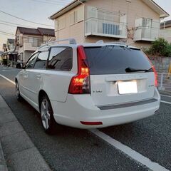 ボルボV50　2.0クラシック　特別仕様車　H24　車検9/12　走行44000ｋ　カラーバックカメラ　ETC　サンルーフ＆黒革シート　17AW　キセノン＆フォグ　クルコンの画像