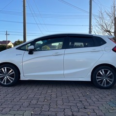 H26 車検R9年9月まで❗️約2年付き❗️フィットハイブリッド❗️走行少ない❗️人気のパール❗️Sパッケージ❗️の画像