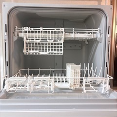 2023年製　Panasonic 食器洗い乾燥機 NP-TH4-C 分岐水栓付きの画像