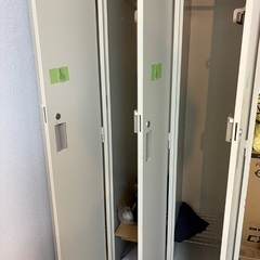 ロッカー　コクヨ　３人用　鍵付き　の画像