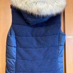 訳ありsizeＬ　ZARA ファー付き ダウンベスト Trafaluc outerwearの画像