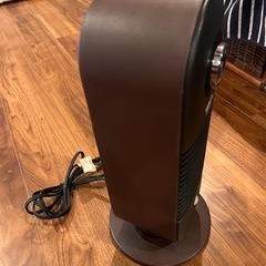 セラミックファンヒーター センサー付き 瞬時に温まるの画像