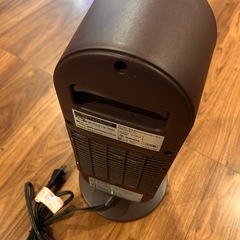 セラミックファンヒーター センサー付き 瞬時に温まるの画像