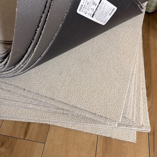 日本製タイルカーペット　アイボリー　５０×５０ｃｍ