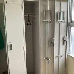 ロッカーと事務椅子のセット まとめ売りの画像