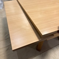 ダイニングテーブルの画像