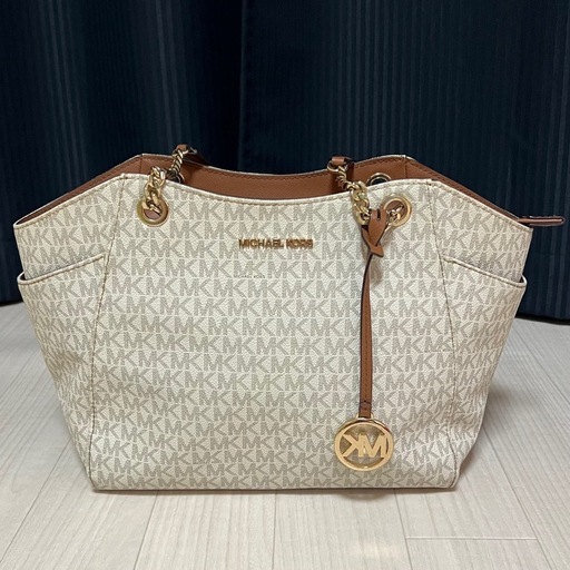 MICHAEL KORS ブランドのレディース ハンドバッグ。