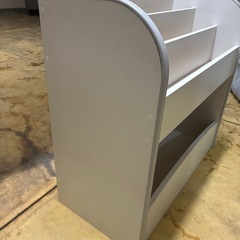 おもちゃ収納　本棚の画像