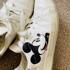 スニーカー　ミッキー　24.5センチの画像
