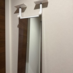 ⭐️12/17まで⭐️突っ張り壁面ミラー 全身鏡の画像