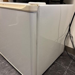 小型冷蔵庫(冷凍付き)の画像