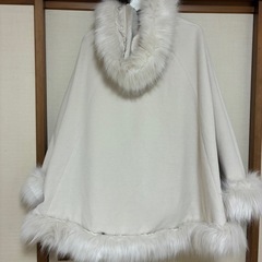 ロイヤルパーティ　ケープコートの画像