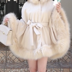 ロイヤルパーティ　ケープコートの画像