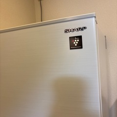 SHARP冷蔵庫の画像