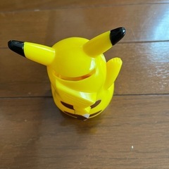 ピカチュウ貯金箱の画像