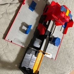 巨大 変形トミカ基地 消防車の画像