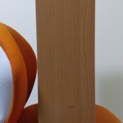 16.5㎝×16.5㎝のセル×６の木製CD／DVDラックの画像