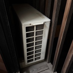 【お譲り決定】古いエアコンと屋外機　の画像