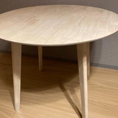 丸テーブル
の画像