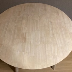 丸テーブル
の画像
