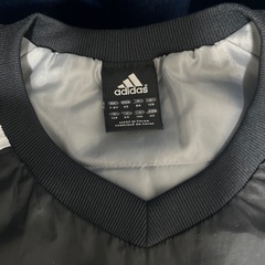 adidasの画像