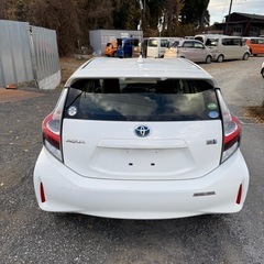 令和３年　トヨタアクア　60,950kmの画像