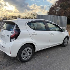 令和３年　トヨタアクア　60,950kmの画像