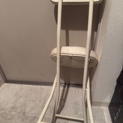 折りたたみ椅子 2脚
の画像