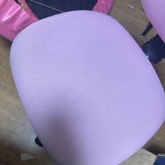子供用の椅子　ピンク　　車輪付き　　の画像