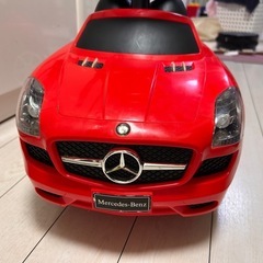 子供　室内　乗り物　車の画像