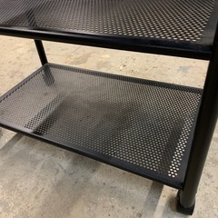 スチールワゴン イノベーター 黒 パンチングボードのキャスターワゴン3段 73cm×42cm×高さ100cmの画像