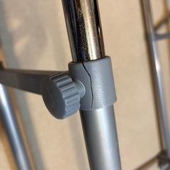 二段式ハンガーラック　キャスター付きの画像