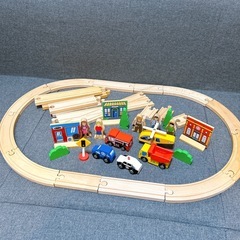 木製レール パトカー消防車 ヘリコプター働く車セット 曲がりレール8本 直線レール8本 他おまけの画像