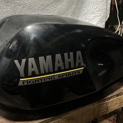 YAMAHA ガソリンタンクの画像