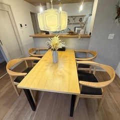 ダイニングチェア4脚の画像