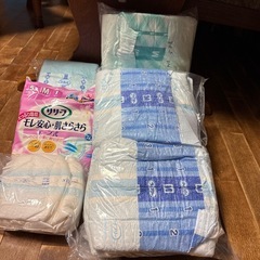 介護用品　Mサイズ　ライブリー、サルバ他テープ式オムツバラの画像