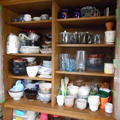 【受渡し者決定済み】食器棚　食器たくさん　USED　【東京 三鷹市】の画像