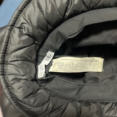 ZARAのバッグとキャップのセットの画像